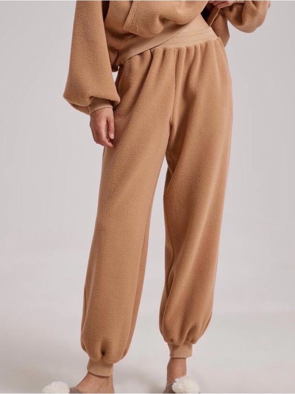Nap fuzzy bear jogger medium